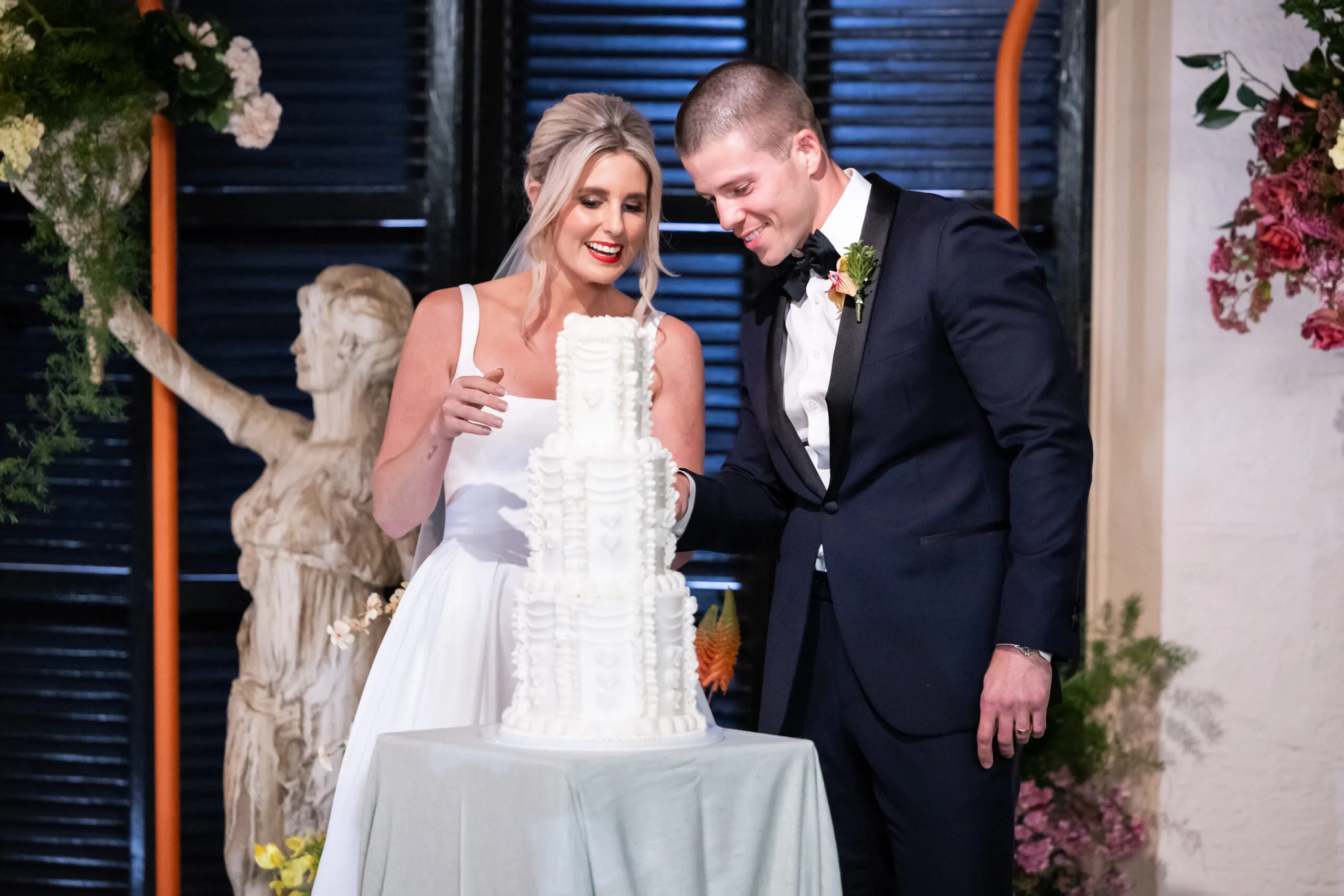 Stephanie and Tyson cut their wedding cake on MAFS