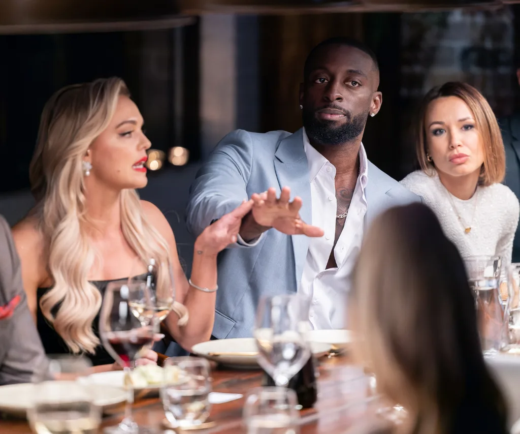 David stepping in to defend his wife Alissa on MAFS at the Dinner Party table.