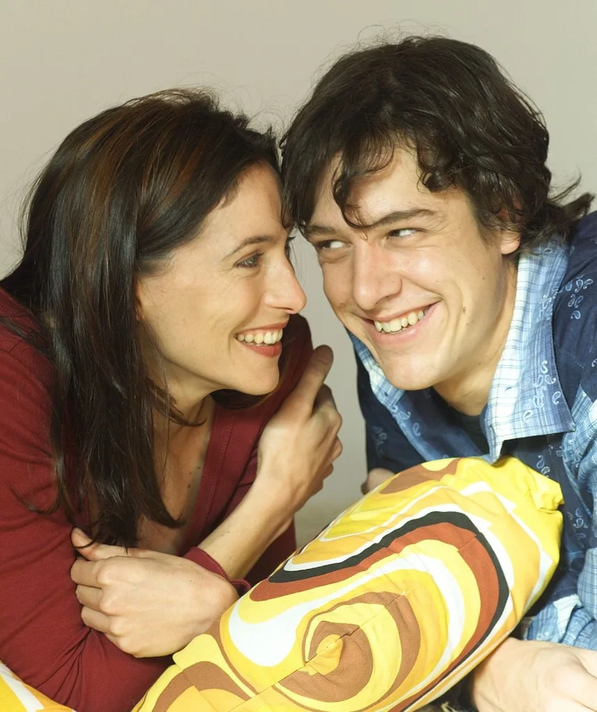 Claudia Karvan and Samuel Johnson star in The Secret Life Of Us