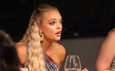 MAFS Alissa looking concerned at the dinner party table.