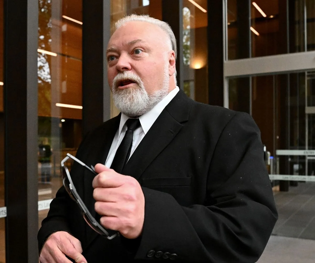 Kyle Sandilands arrives at court