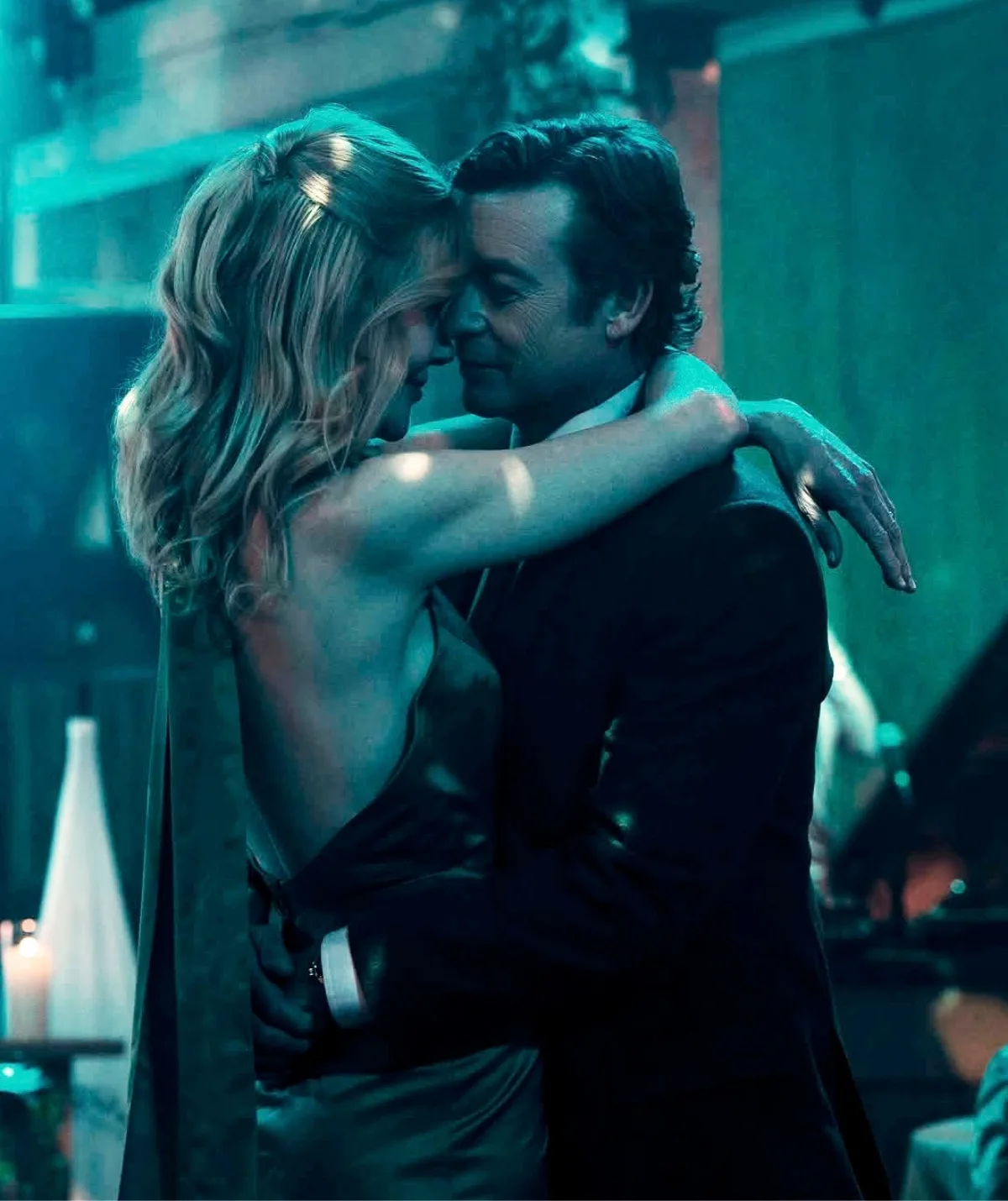 Nic and Simon get steamy in Scarpetta