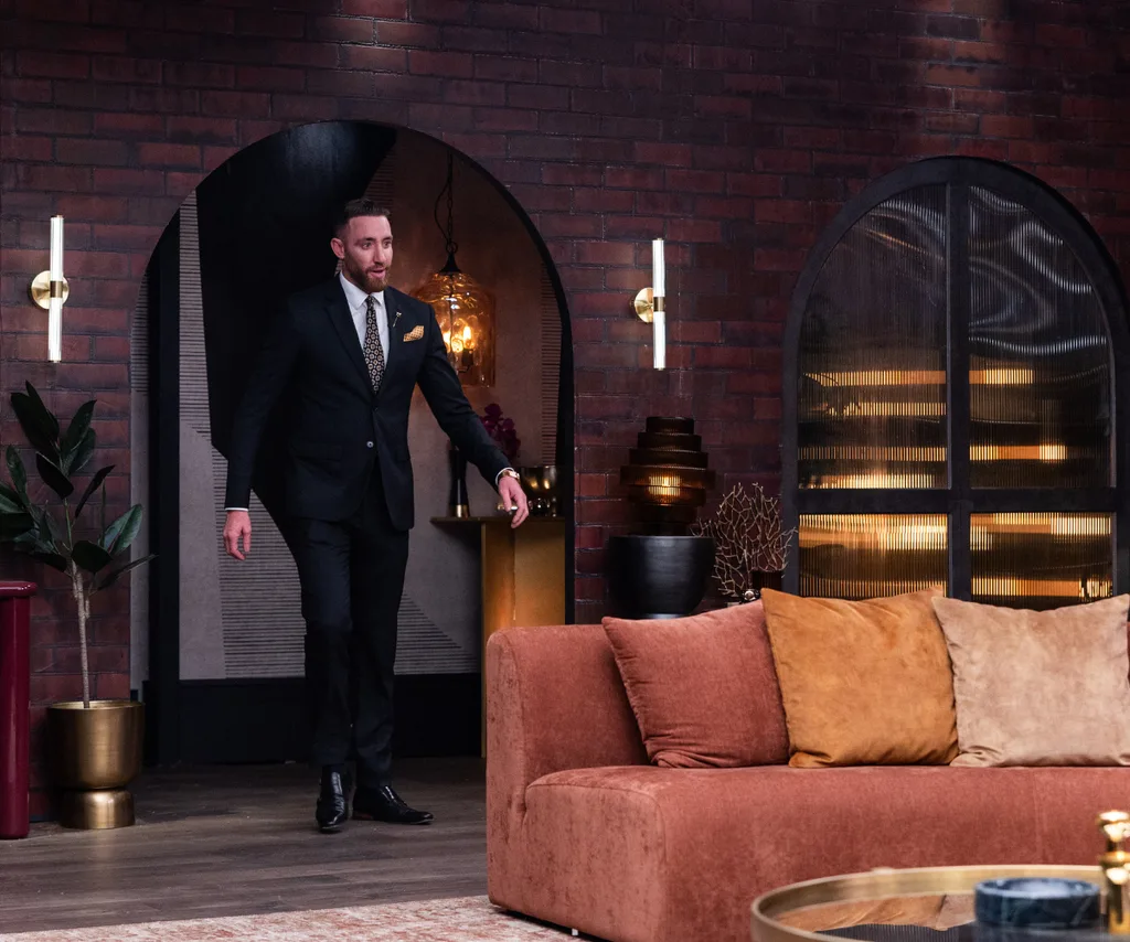Danny walks on to set of MAFS: After the Experiment.