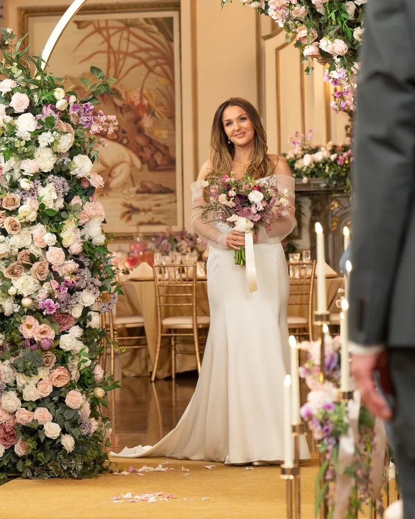 Jo ties the knot with Link