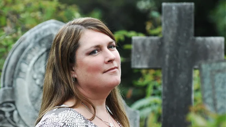 PSYCHIC DETECTIVE DEBBIE MALONE