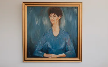 Neighbours’ most infamous portrait has been sold, with the proceeds going to a worthy cause