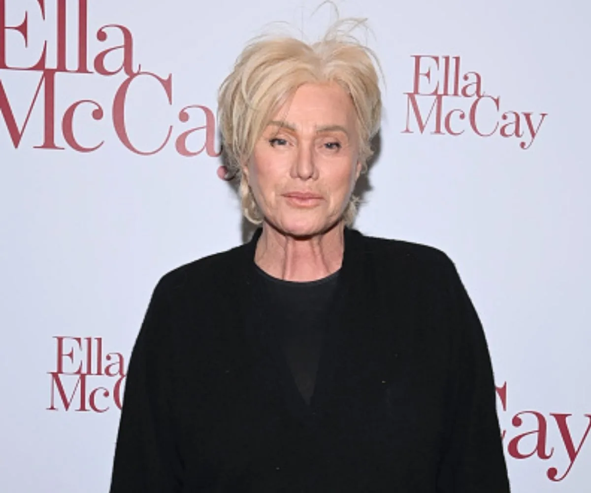 The new couple's red carpet appearance is yet another blow to Deborra-lee. (Getty)