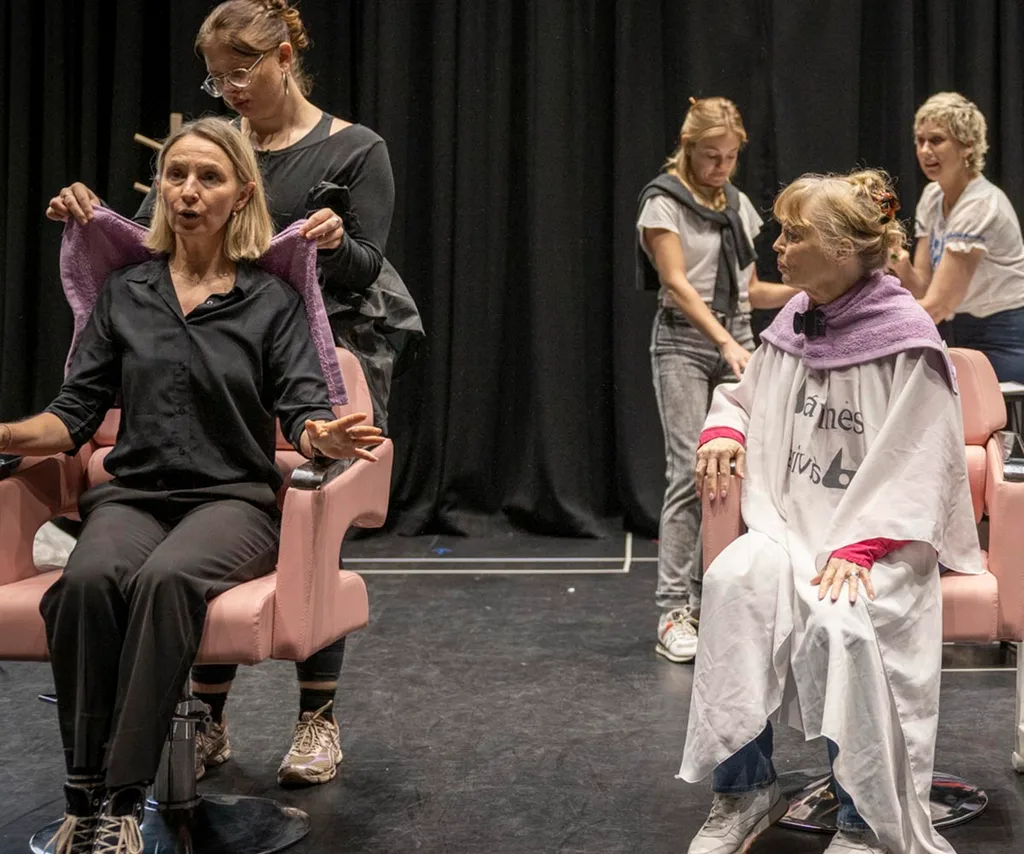 Lisa McCune and Belinda Giblin rehearse a scene from Steel Magnolias.