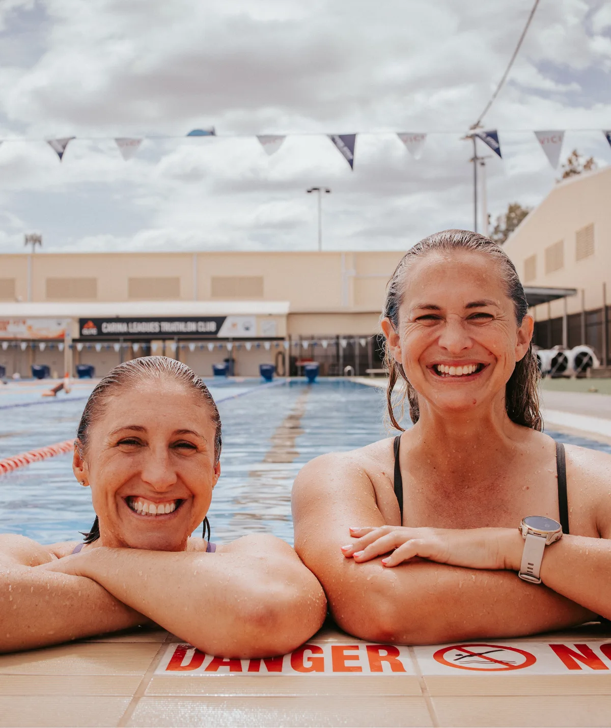 Libby Trickett in the pool with her sister