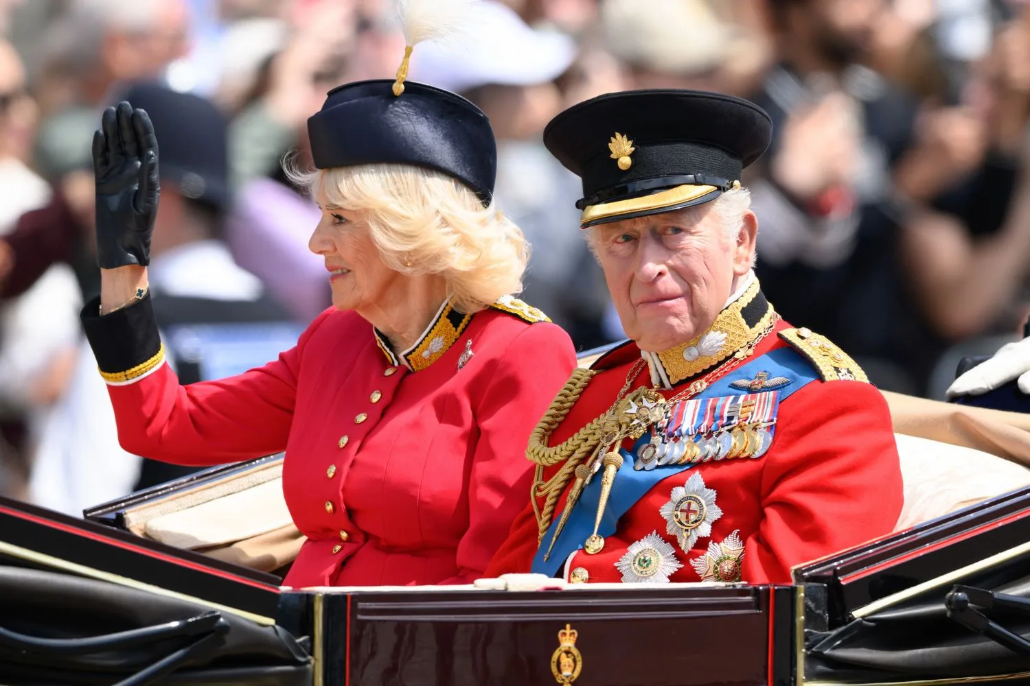 Koning Charles en Koningin Camilla bij Trooping the Colour.