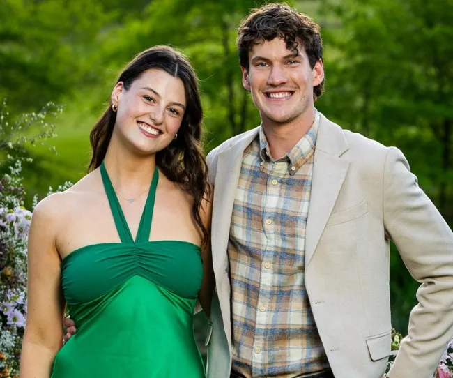 Farmer Wants A Wife Zac and Maya