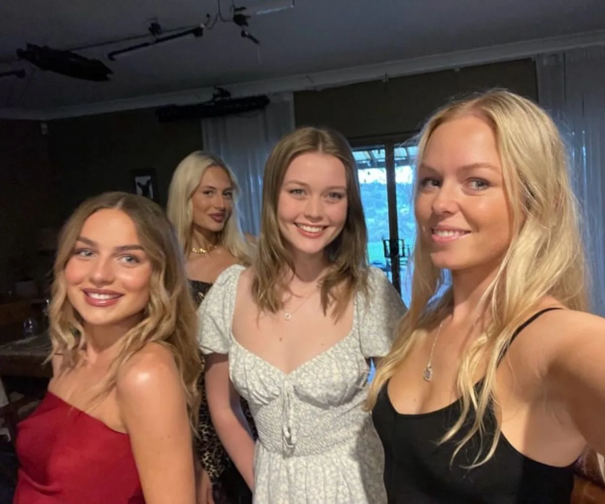 Farmer Wants A Wife Ally, Scarlett, Renae and Lily