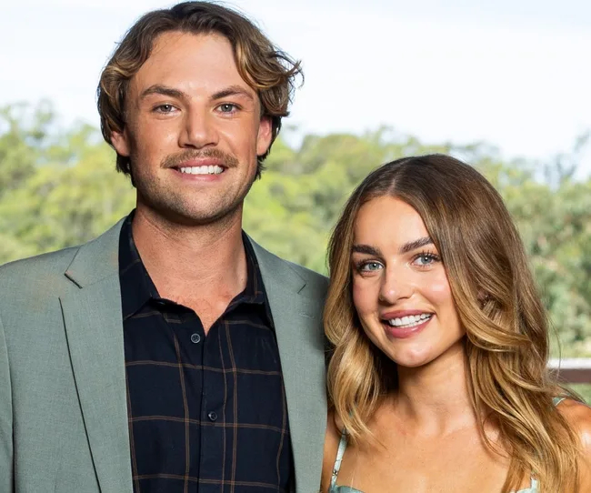Farmer Wants A Wife Dylan and Ally