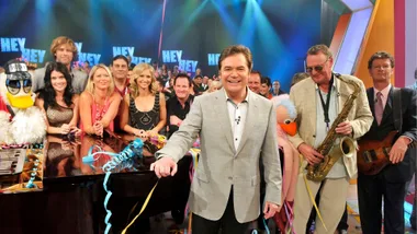 HEY HEY IT'S SATURDAY! HOST DARYL SOMERS