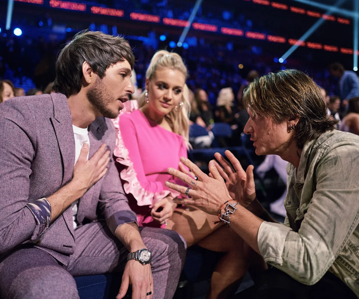 Morgan Evans chats with Keith Urban at a Country Music Awards