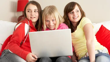 Teens who use Facebook, Twitter more likely to use drugs