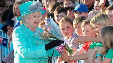Queen Elizabeth arrives in Australia