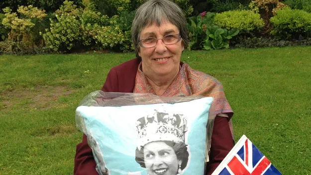 Could this be Australia's biggest Royal fan?