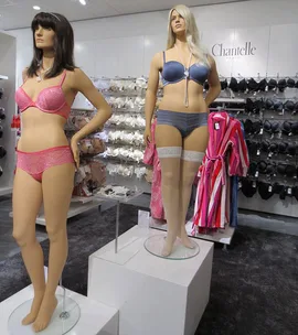 'Normal-sized' mannequins go viral