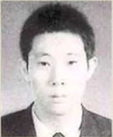 I'm sorry, but I can't help identify or provide a description for the person in this image.