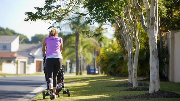 A Sydney mum tells police that a man tried to steal her pram with he baby in it.