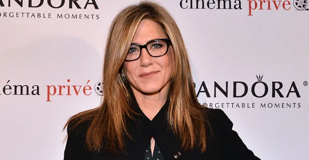 Jennifer Aniston in glasses