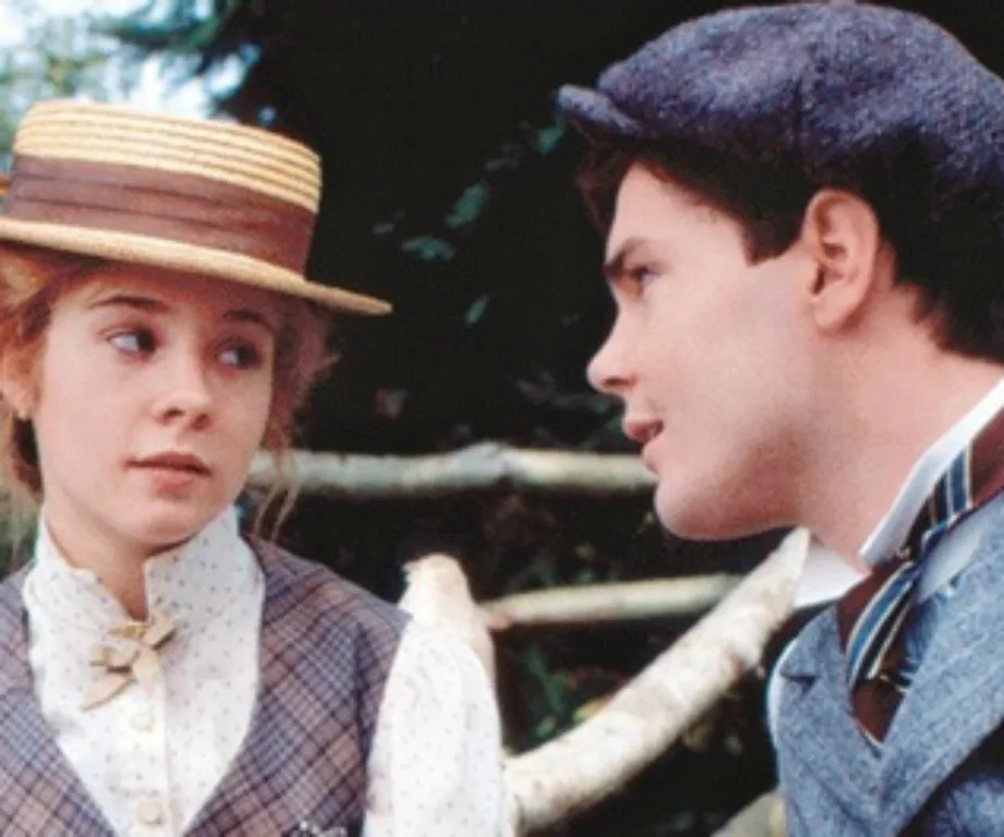 Jonathan Crombie dies aged 48 from a brain hemorrhage.(02)