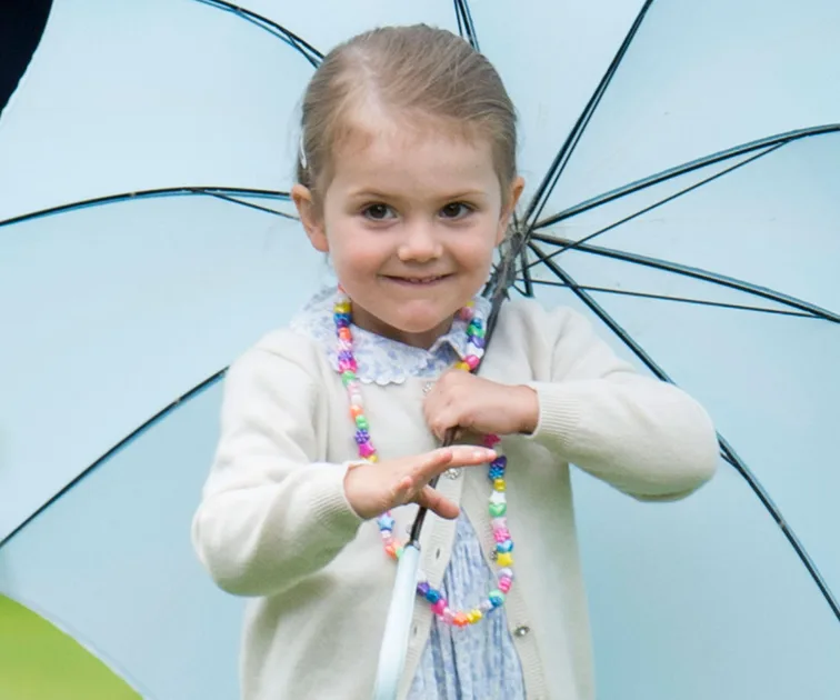 Princess Estelle and Prince Oscar give us Scandinavian fever in new royal portraits