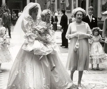 Unseen photos of Princess Diana on her wedding day