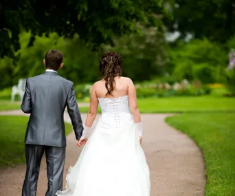 Bride dies on the way to the reception, still in her wedding dress