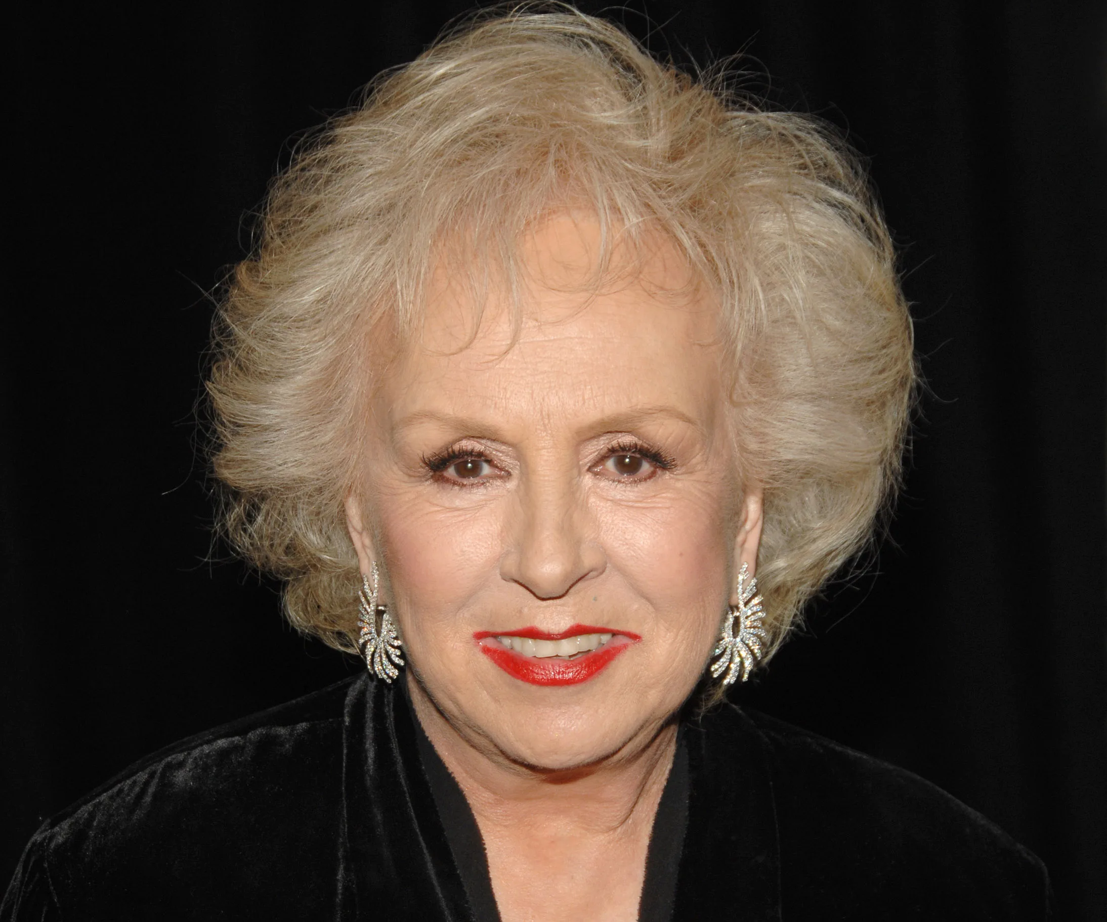 Everybody Loves Raymond cast gather to honour Doris Roberts