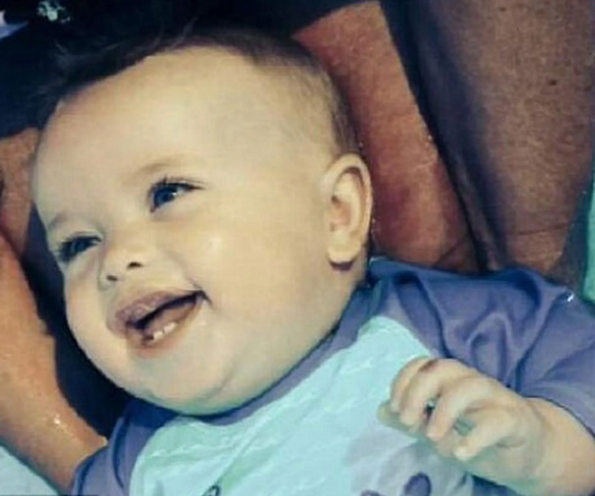 Dying baby forced to wait as paramedics ate lunch