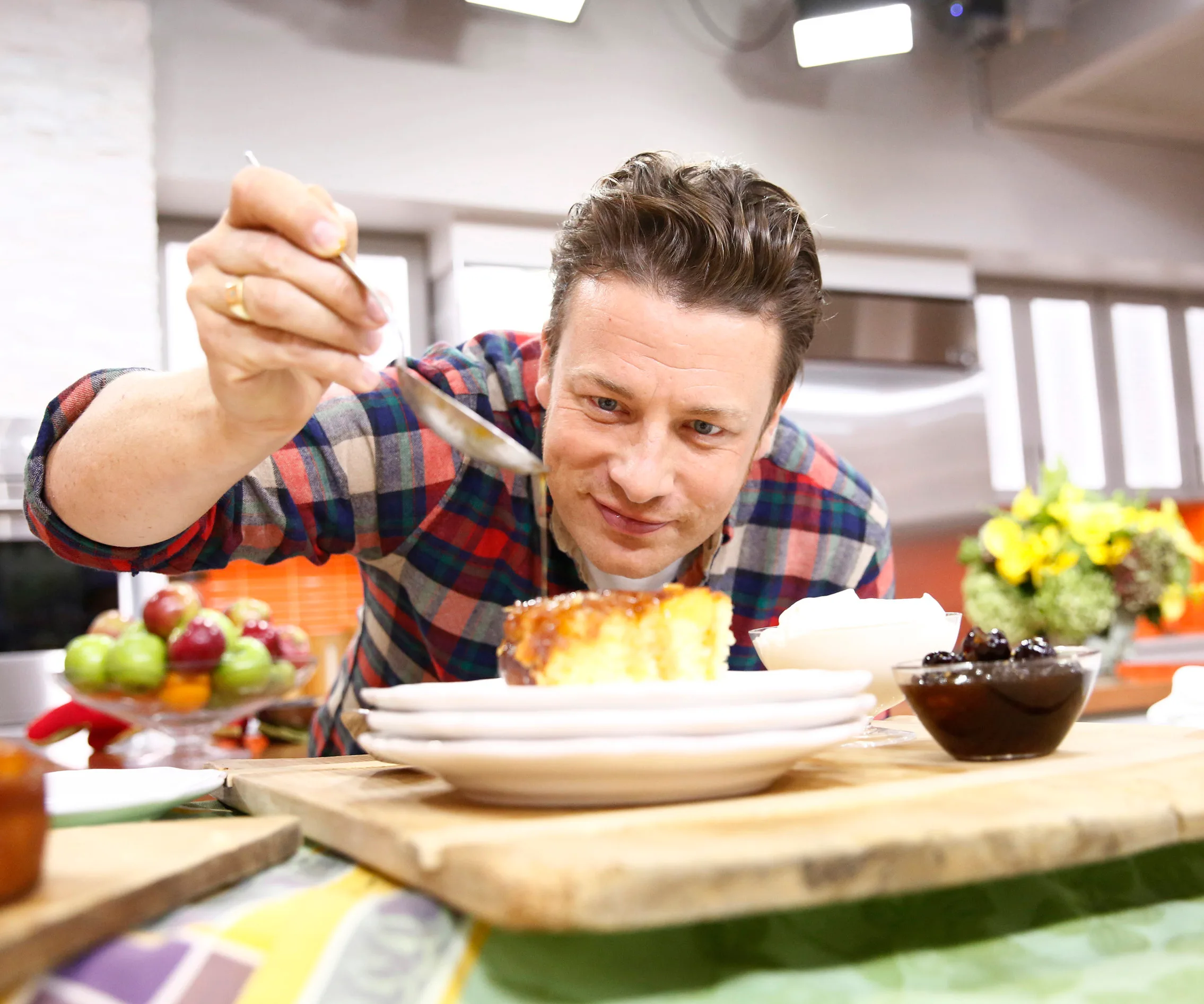 Jamie Oliver lets his daughter give him a new hairdo