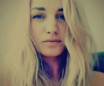 Girl dies after kissing boyfriend 