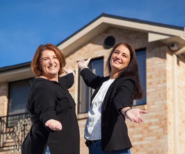 HiPages sisters