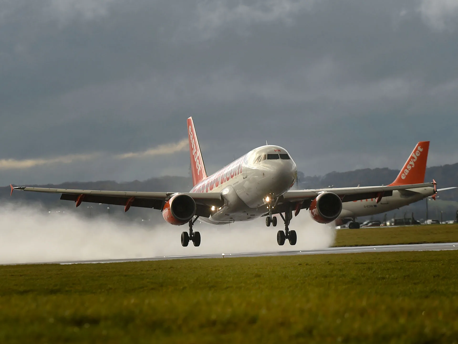 easyJet flight attendant Shannon Gleeson sacked over $7 sandwich