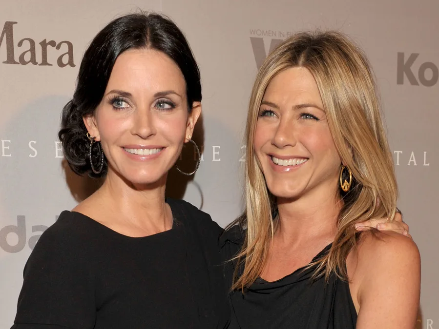 Courtney Cox and Jennifer Aniston