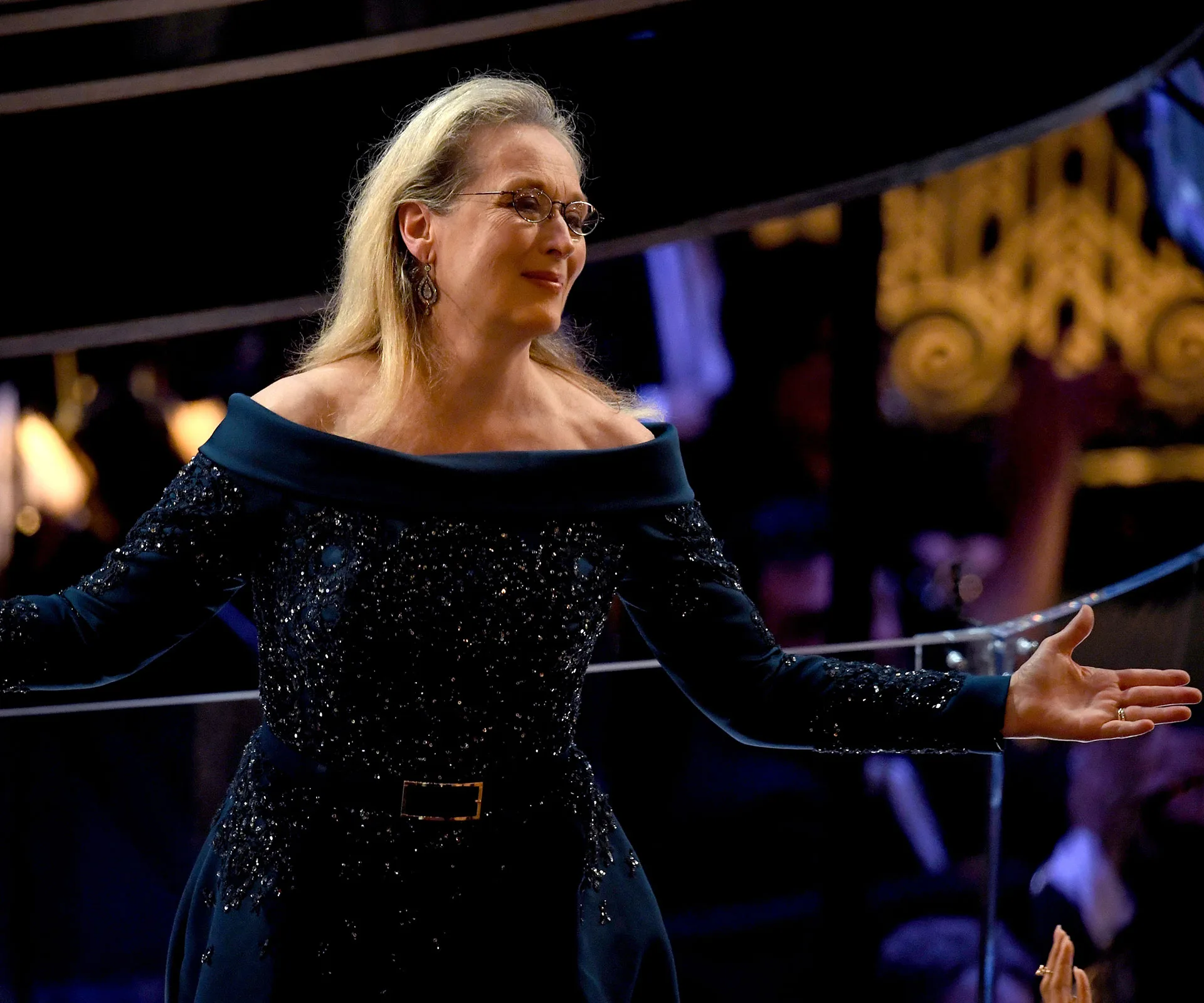 Jimmy Kimmel gives the “highly overrated” Meryl Streep a “thoroughly undeserved round of applause”