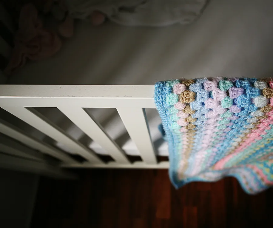 Police officer explains the heartbreaking protocol of a cot death