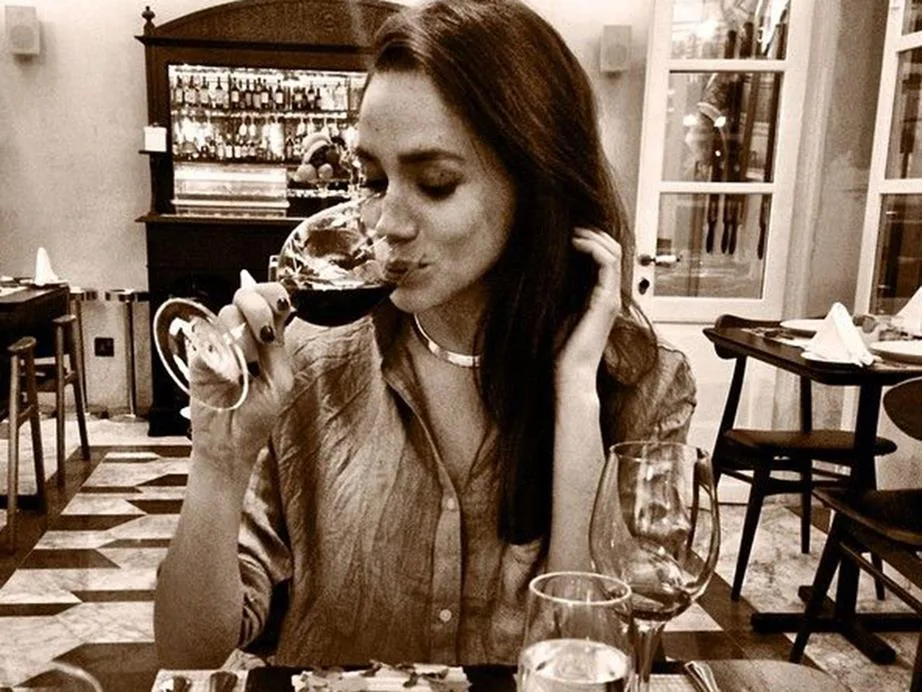 meghan markle drinking wine