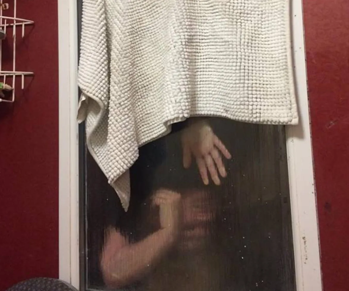 Woman's poo gets trapped between two windows