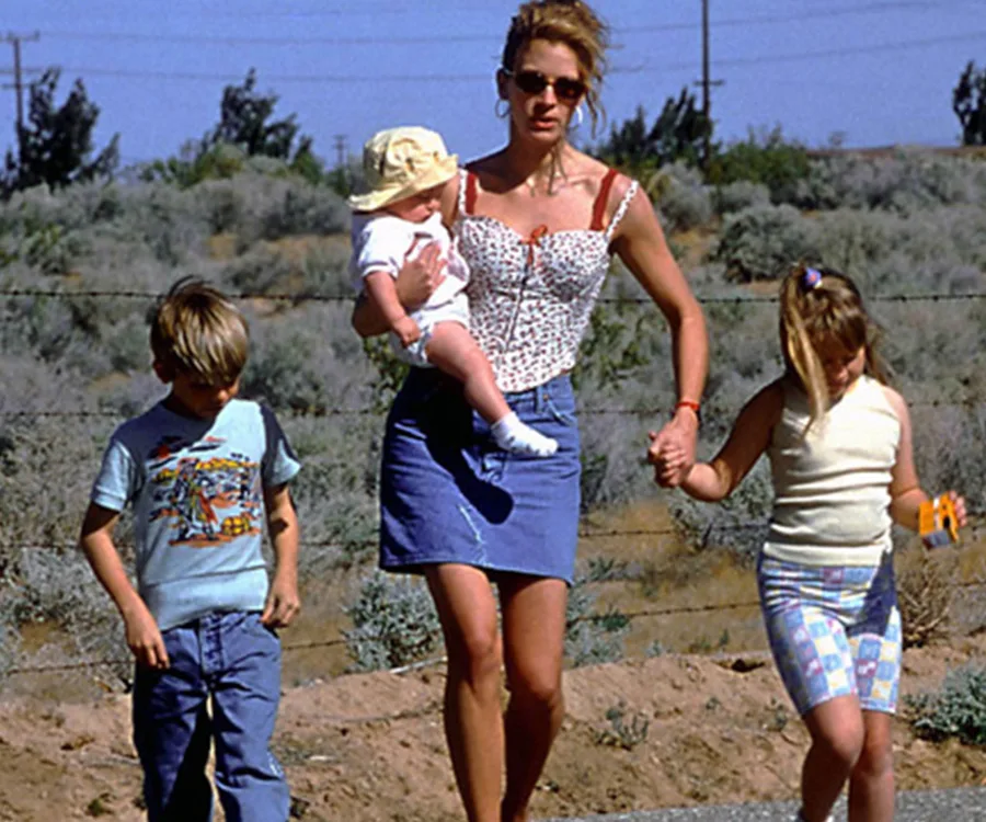 Erin Brokovich single mum