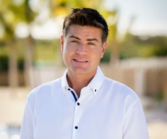 stu laundy bachelorette