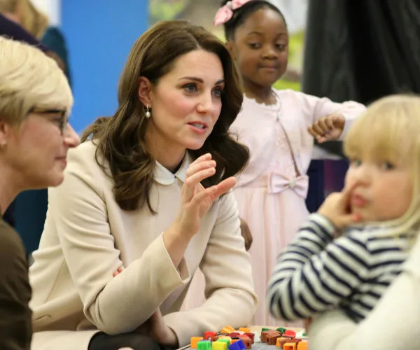 Duchess Kate bonds with fellow pregnant mums