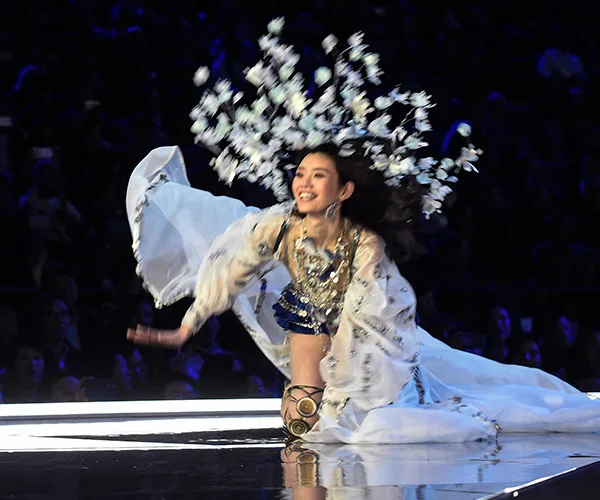 Ming Xi, 2017 Victoria's Secret Fashion Show