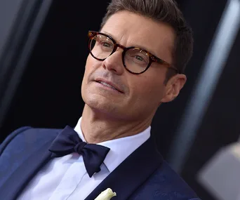 Ryan Seacrest SNUBBED on the Oscars' red carpet
