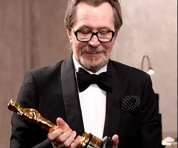Gary Oldman dented his new Oscar