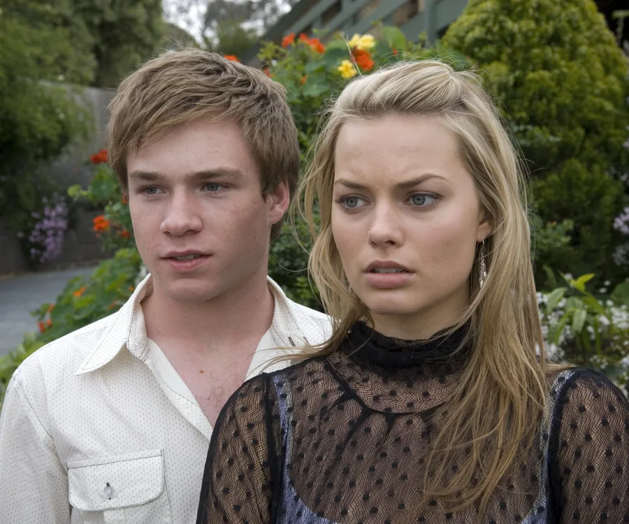 Margot Robbie Neighbours