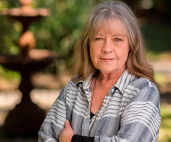 noni hazlehurst