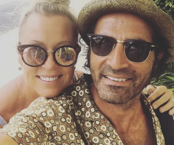 Lisa Curry, Mark Tabone